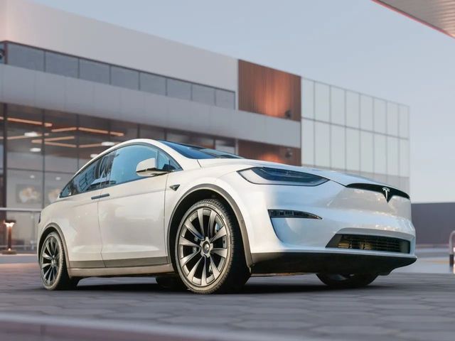 2022 Tesla Model X Plaid AWD - 22938491 - 8