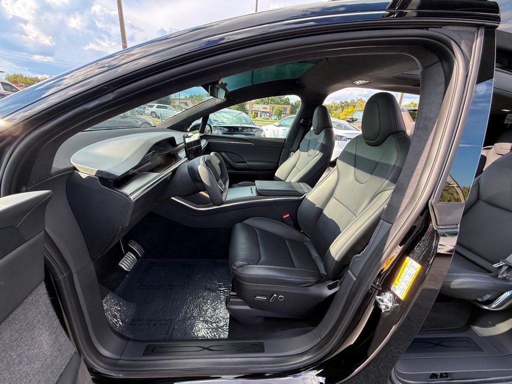 2022 Tesla Model X Plaid photo 9