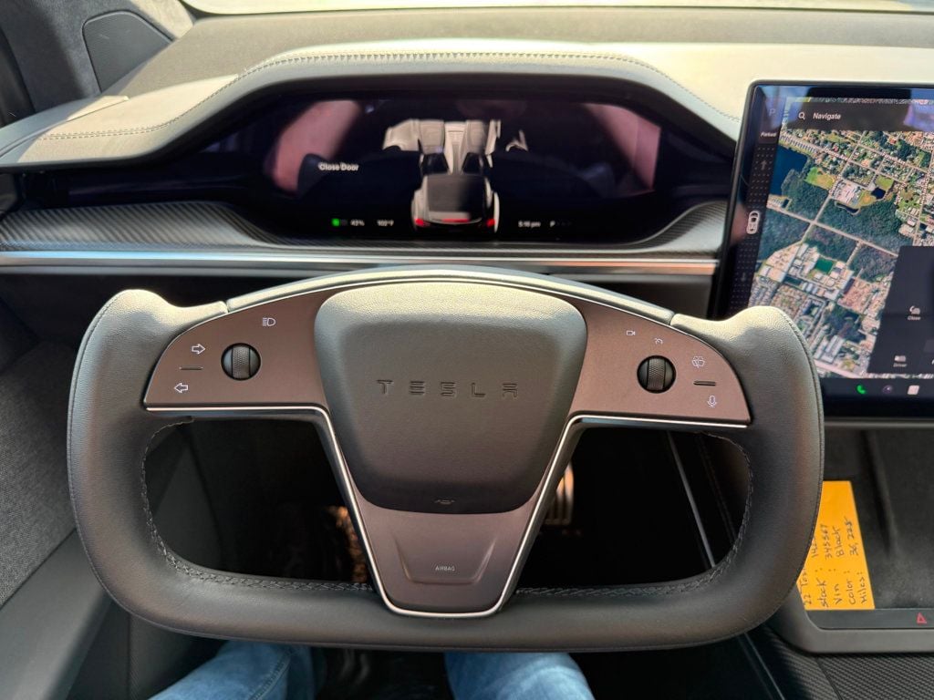 2022 Tesla Model X Plaid photo 11