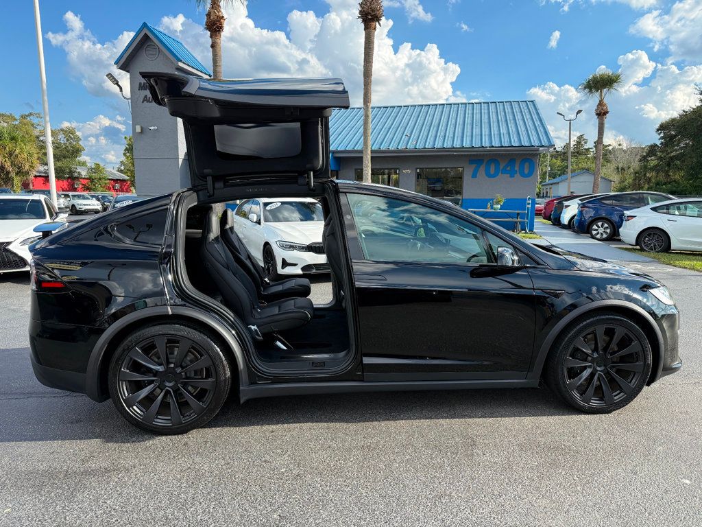 2022 Tesla Model X Plaid photo 3