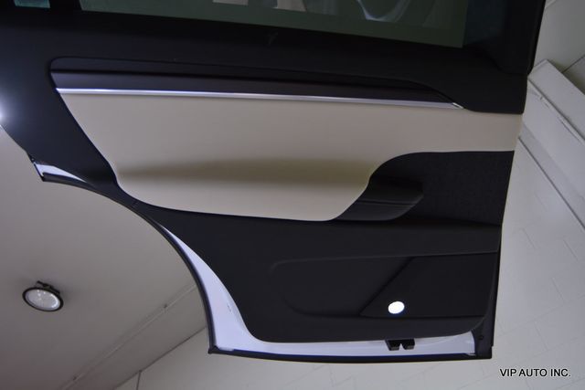 2022 Tesla Model X Plaid AWD - 22856514 - 6