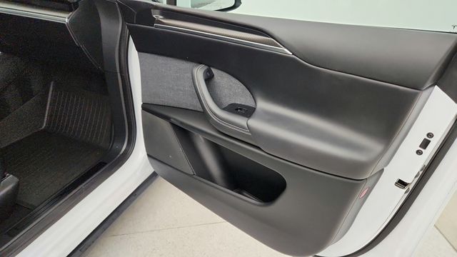 2022 Tesla Model X Plaid AWD - 22946123 - 31