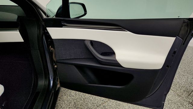 2022 Tesla Model X Plaid AWD - 22999639 - 32