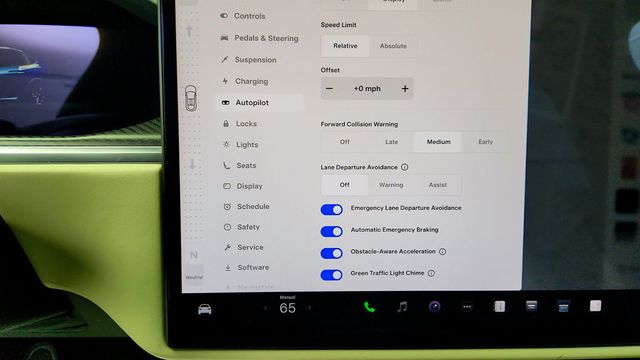 2022 Tesla Model X Plaid AWD w/ 6 Seat Cream Premium Interior - 23003584 - 21