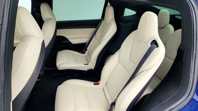 2022 Tesla Model X Plaid AWD w/ 6 Seat Cream Premium Interior - 23003584 - 26