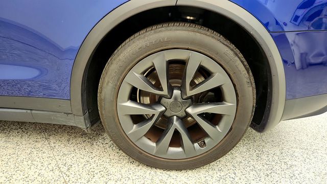 2022 Tesla Model X Plaid AWD w/ 6 Seat Cream Premium Interior - 23003584 - 8