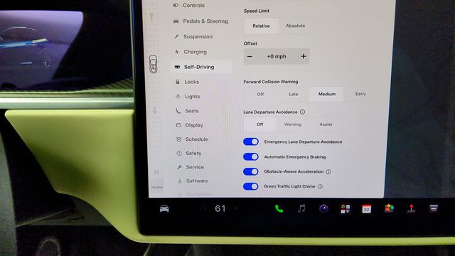2022 Tesla Model X Plaid AWD w/ 6 Seat Cream Premium Interior - 23043984 - 44