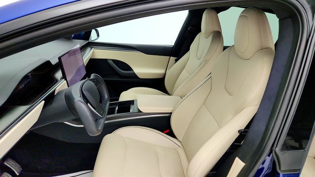 2022 Tesla Model X Plaid AWD w/ 6 Seat Cream Premium Interior - 23043984 - 47