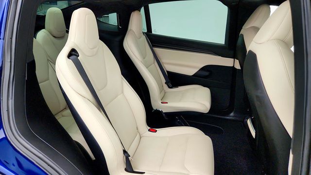 2022 Tesla Model X Plaid AWD w/ 6 Seat Cream Premium Interior - 23043984 - 51