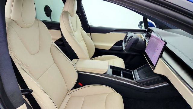 2022 Tesla Model X Plaid AWD w/ 6 Seat Cream Premium Interior - 23043984 - 52