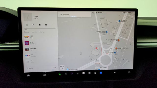 2022 Tesla Model X Plaid AWD w/ 6 Seat Interior - 23008142 - 22