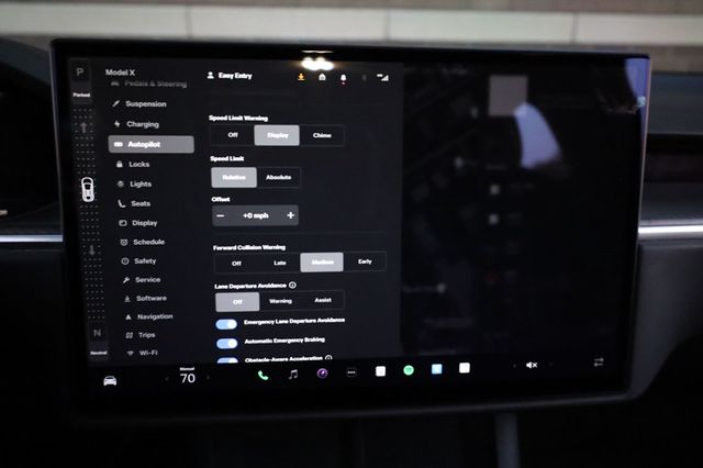 2022 Tesla Model X Plaid AWD w/ 6 Seats! - 22939970 - 35