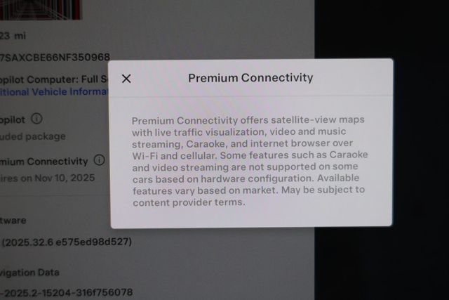 2022 Tesla Model X Plaid AWD with 6 Seat White & Black Premium Interior - 22938643 - 14