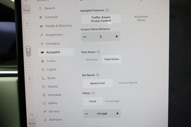 2022 Tesla Model X Plaid AWD with 6 Seat White & Black Premium Interior - 22938643 - 17