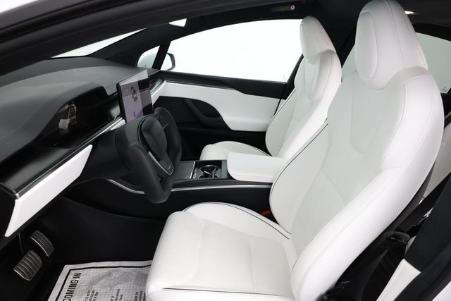 2022 Tesla Model X Plaid AWD with 6 Seat White & Black Premium Interior - 22938643 - 21