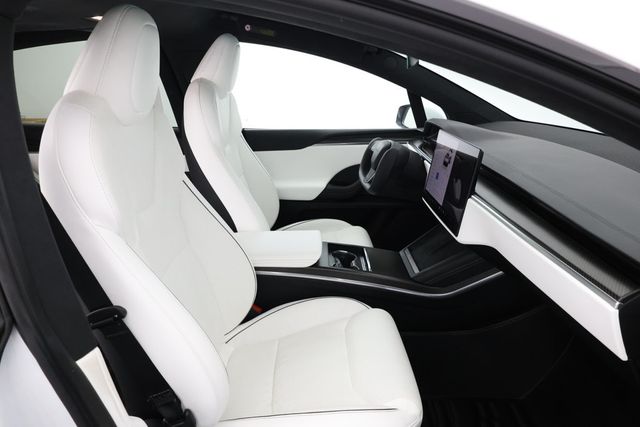 2022 Tesla Model X Plaid AWD with 6 Seat White & Black Premium Interior - 22938643 - 27
