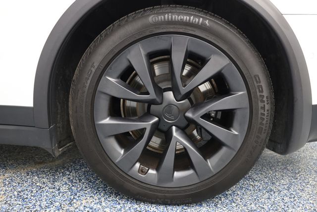 2022 Tesla Model X Plaid AWD with 6 Seat White & Black Premium Interior - 22938643 - 5