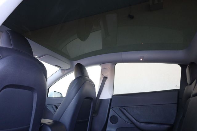 2022 Tesla Model Y Long Range - 23055980 - 17