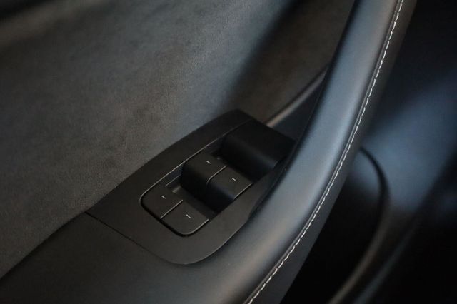 2022 Tesla Model Y Long Range - 23055980 - 34