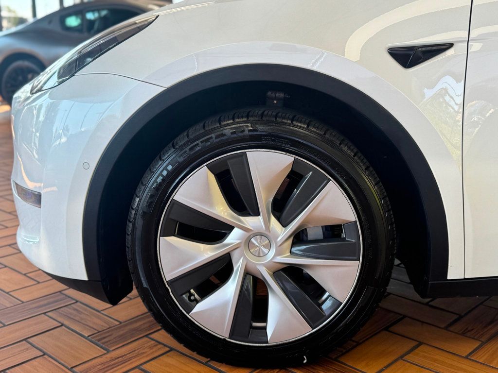 2022 Tesla Model Y Long Range photo 11