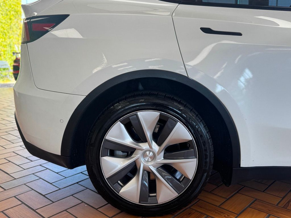 2022 Tesla Model Y Long Range photo 13
