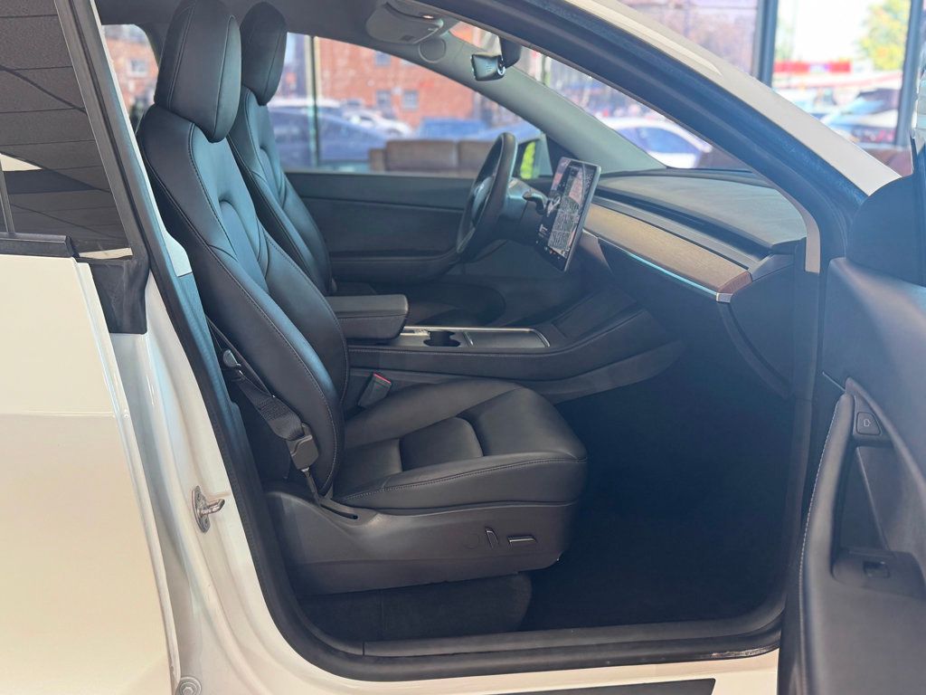 2022 Tesla Model Y Long Range photo 16