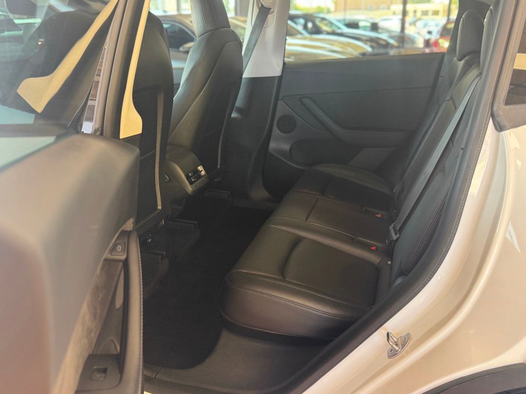 2022 Tesla Model Y Long Range photo 18