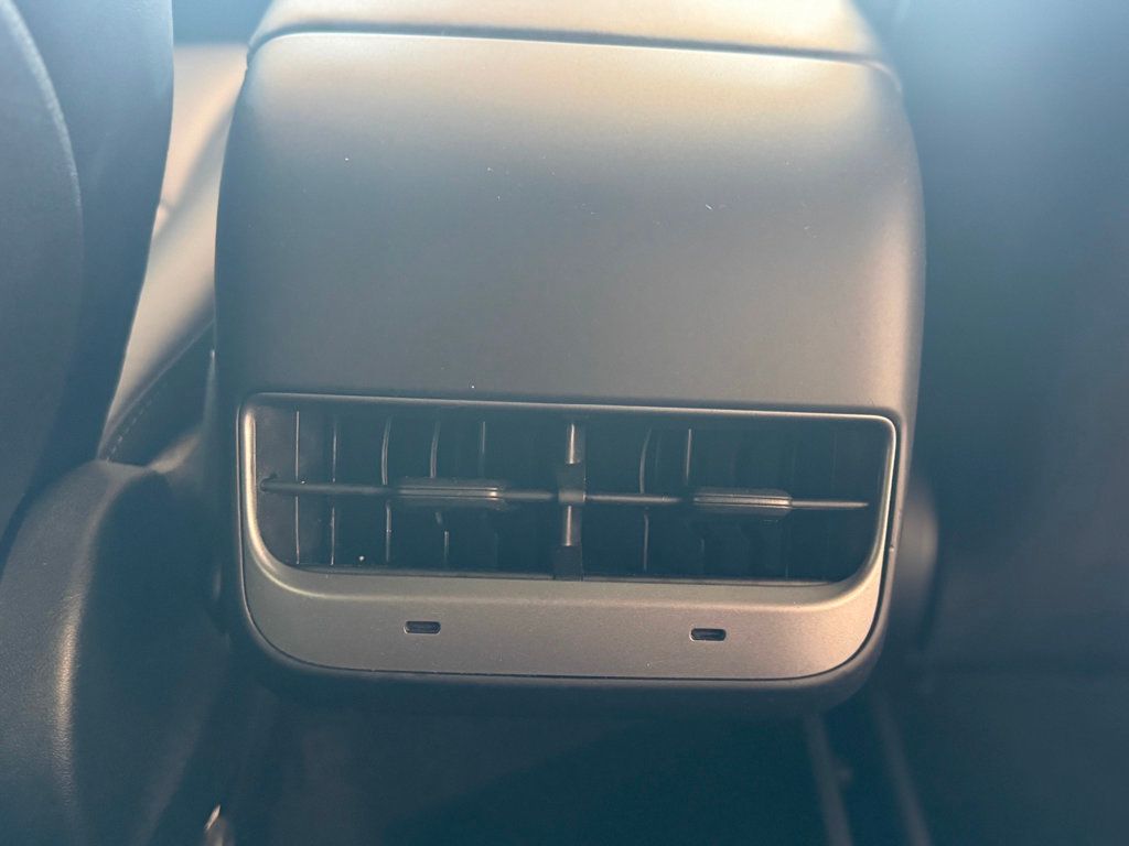 2022 Tesla Model Y Long Range photo 24