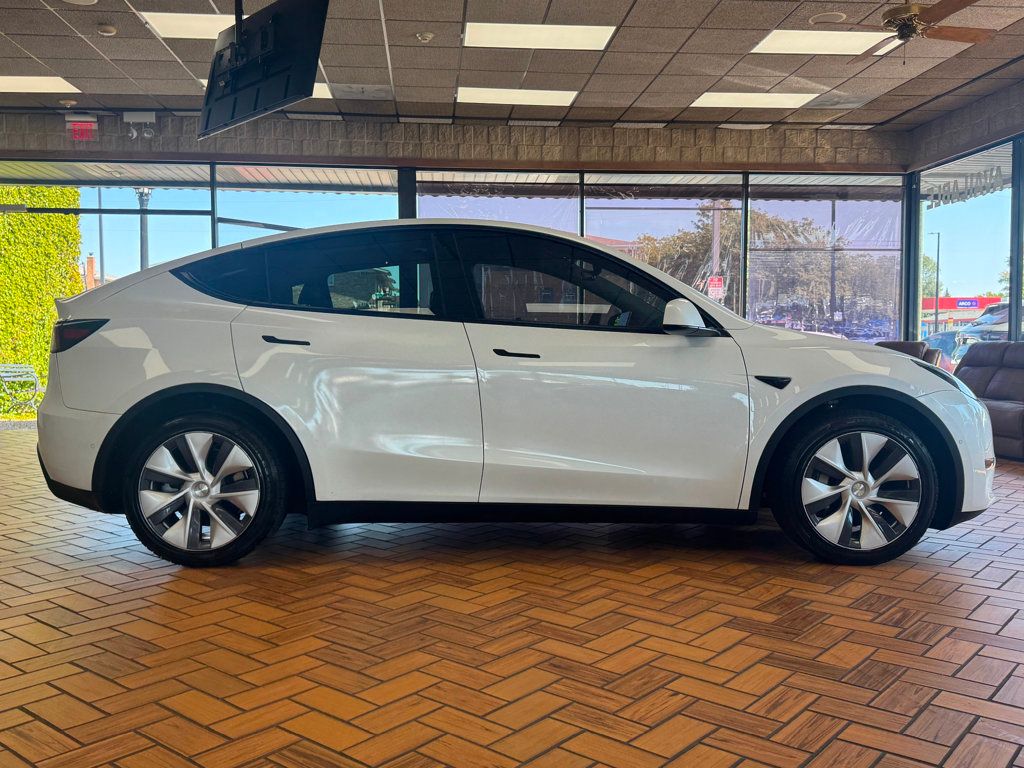 2022 Tesla Model Y Long Range photo 9