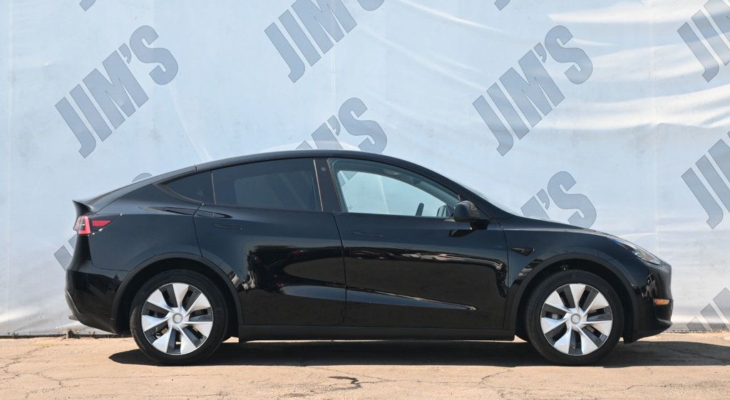2022 Tesla Model Y Long Range photo 4