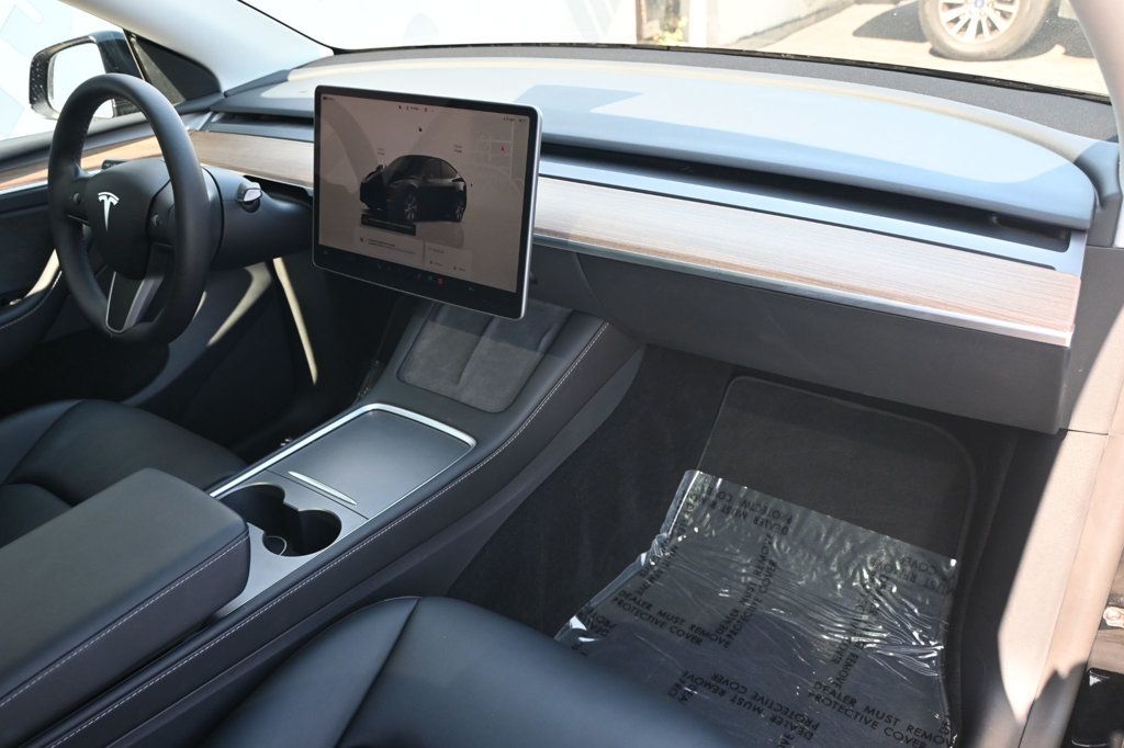 2022 Tesla Model Y Long Range photo 8