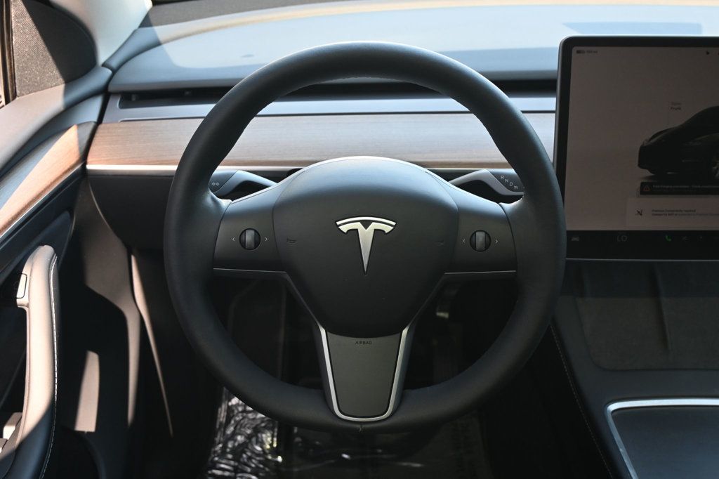 2022 Tesla Model Y Long Range photo 9