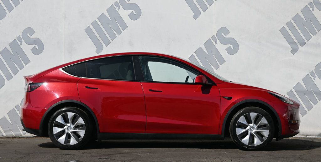 2022 Tesla Model Y Long Range photo 3