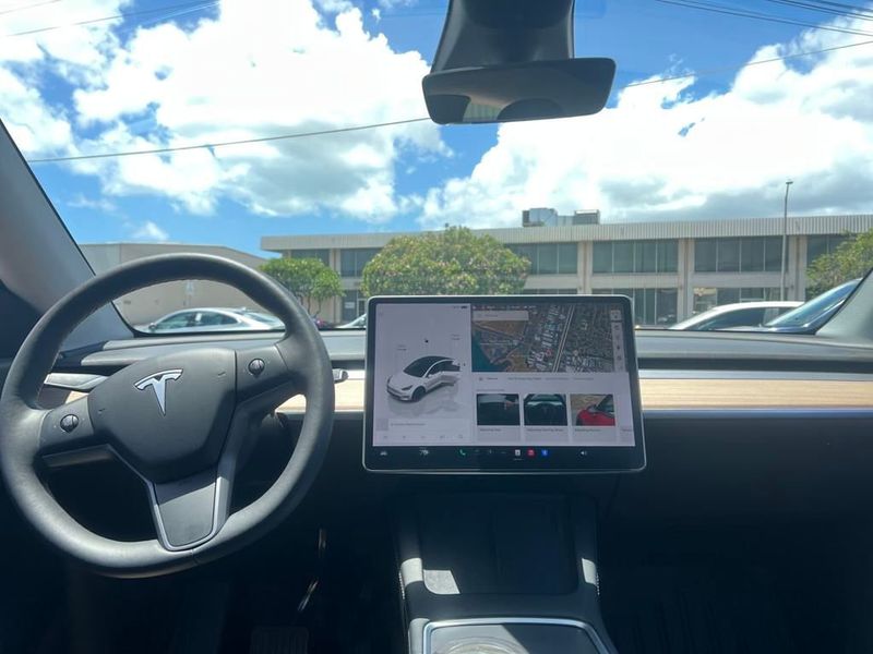 2022 Tesla Model Y Long Range photo 11
