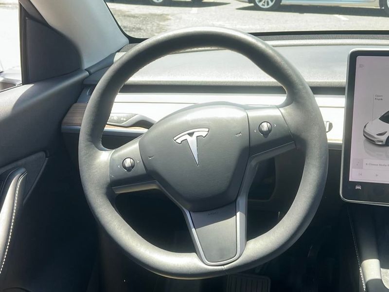 2022 Tesla Model Y Long Range photo 12