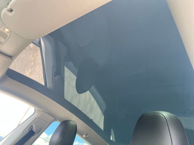 2022 Tesla Model Y Long Range photo 13