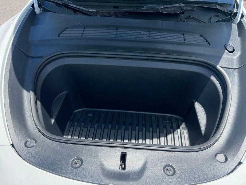 2022 Tesla Model Y Long Range photo 15