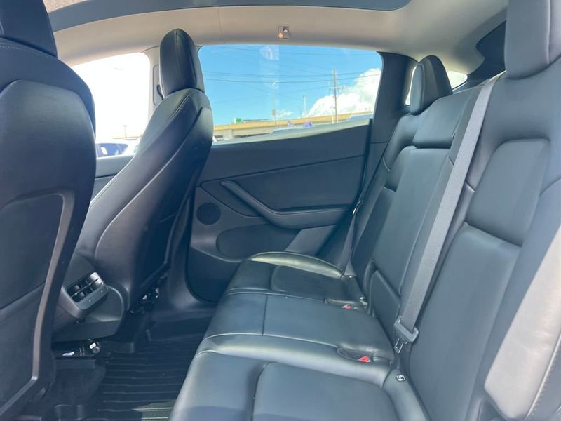 2022 Tesla Model Y Long Range photo 18