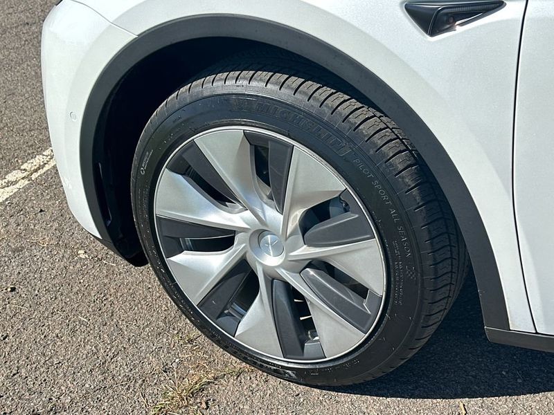 2022 Tesla Model Y Long Range AWD - 22972519 - 10