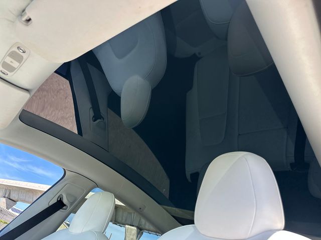 2022 Tesla Model Y Long Range AWD - 22972519 - 17