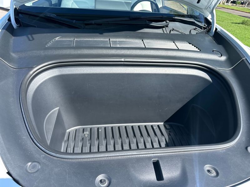 2022 Tesla Model Y Long Range AWD - 22972519 - 19