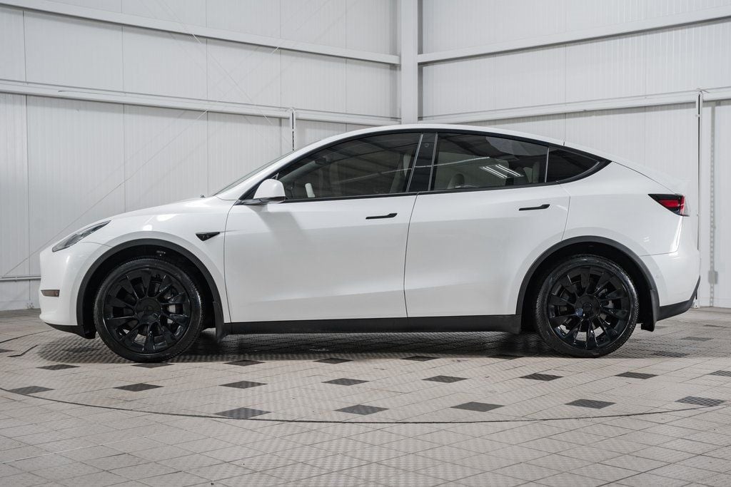 2022 Tesla Model Y Long Range AWD - 22763822 - 3