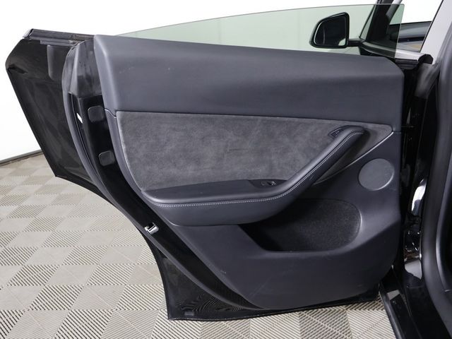 2022 Tesla Model Y Long Range AWD - 22962344 - 26