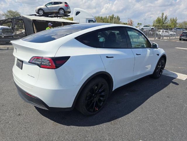 2022 Tesla Model Y Long Range AWD - 22994563 - 3
