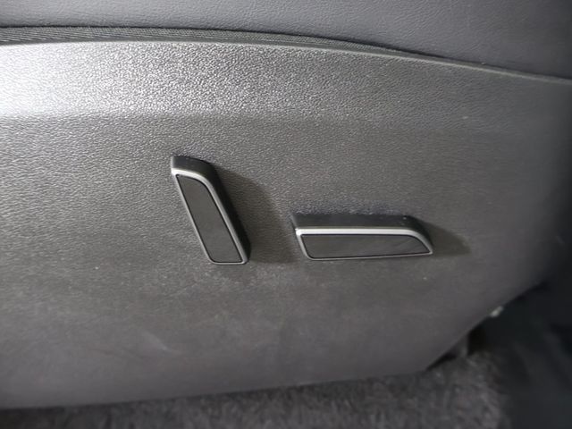 2022 Tesla Model Y Long Range AWD - 22994566 - 35