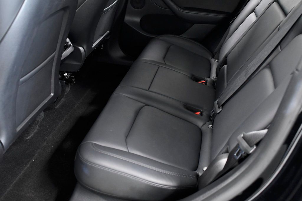 2022 Tesla Model Y Long Range AWD - 22379211 - 9