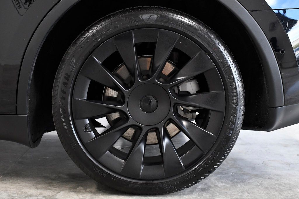 2022 Tesla Model Y Long Range AWD - 22379211 - 11