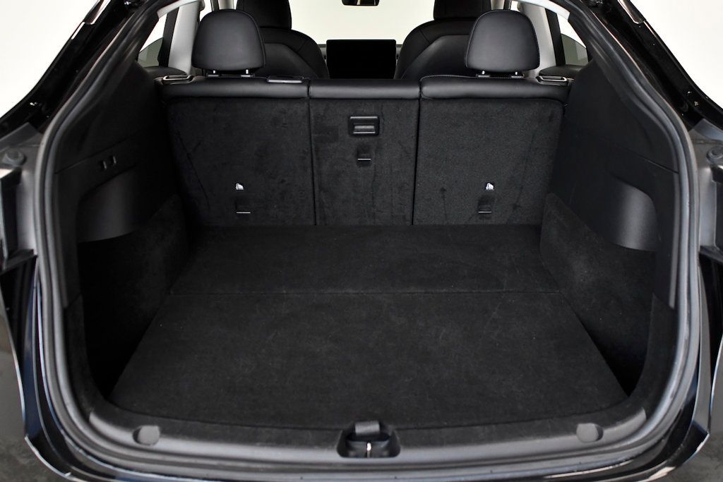 2022 Tesla Model Y Long Range AWD - 22379211 - 12