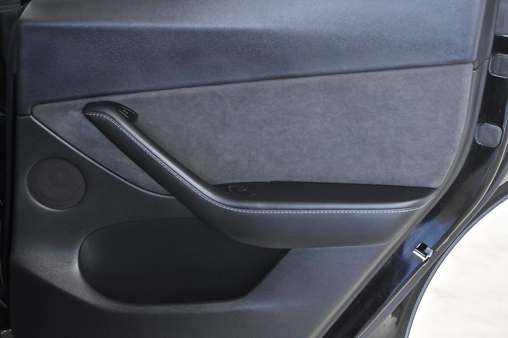 2022 Tesla Model Y Long Range AWD - 22379211 - 14