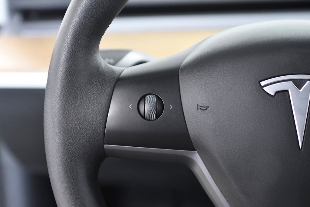 2022 Tesla Model Y Long Range AWD - 22379211 - 19